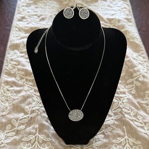 Touchstone Crystal necklace and earring set. Black and silver tones